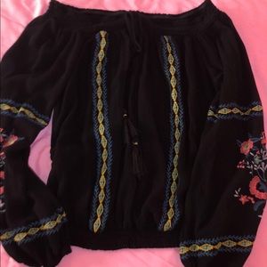super cute black off the shoulder blouse!!